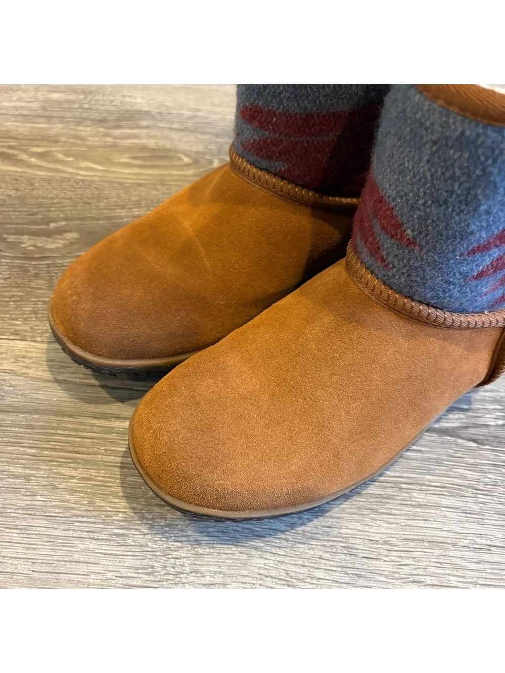 Minnetonka Wool Blend Aztec Pattern Shearling Lined Ankle Boots Size 8 - Picture 7 of 9
